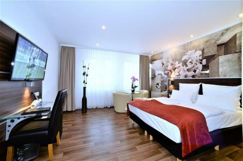 Ascot Hotel
