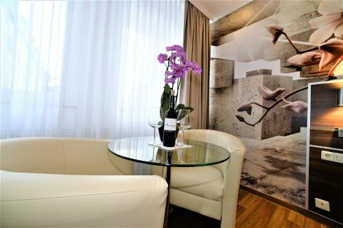 Ascot Hotel