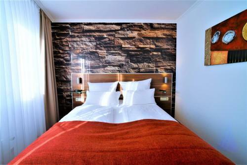 Ascot Hotel