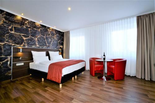 Ascot Hotel