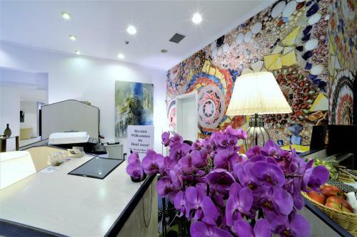 Ascot Hotel