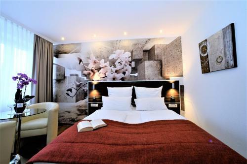 Ascot Hotel