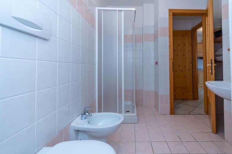 Apartamento Casa Brostolade