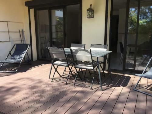 Apartamento Jardin Priv� Ds Le Centre De Cassis - Parking - Plage � 500m
