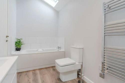 Rose Barn, Newly Converted Modern Barn, Cotswolds