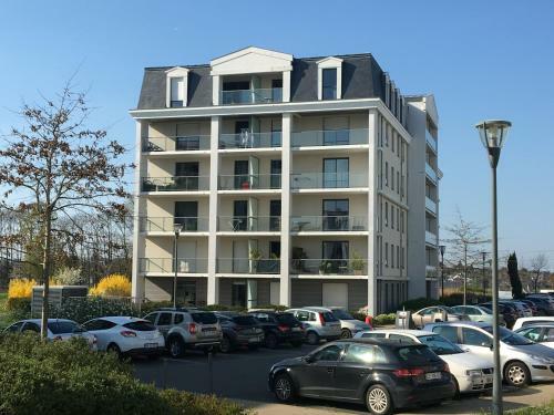 Apartamentos Chic Appartement Avec Terrasse, � 2 Pas De Rennes, Parking