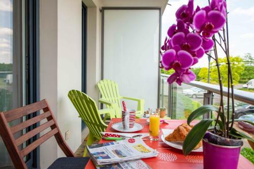 Apartamentos Chic Appartement Avec Terrasse, � 2 Pas De Rennes, Parking