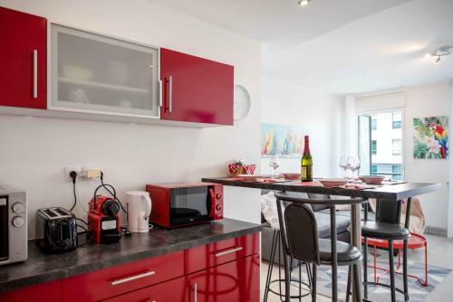 Apartamentos Chic Appartement Avec Terrasse, � 2 Pas De Rennes, Parking