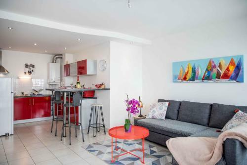 Apartamentos Chic Appartement Avec Terrasse, � 2 Pas De Rennes, Parking