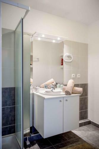 Apartamentos Chic Appartement Avec Terrasse, � 2 Pas De Rennes, Parking