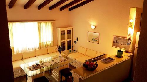 Sani Pool Beach Villa
