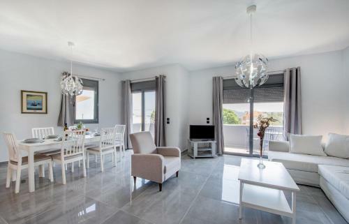 Villa New Iliada Luxury Maisonette Sea View