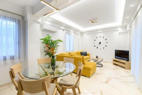 Moments Apartment C2 Walking Distance From The Beach!