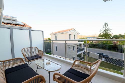 Moments Apartment C2 Walking Distance From The Beach!