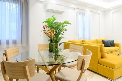 Moments Apartment C2 Walking Distance From The Beach!
