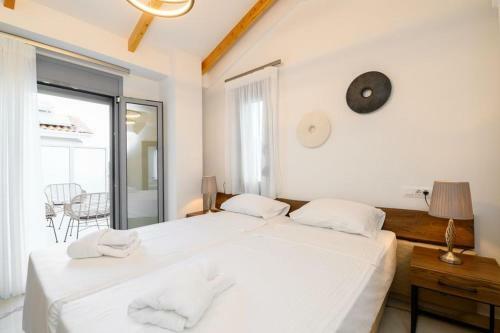 Moments Apartment C2 Walking Distance From The Beach!