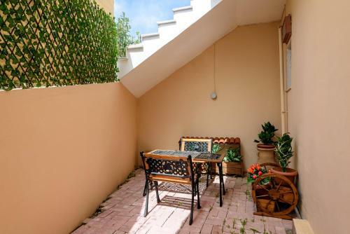 Hostal Angela Apartments New Listing