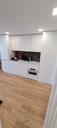 Apartamento T0 - Edif�cio Uno Al Mar
