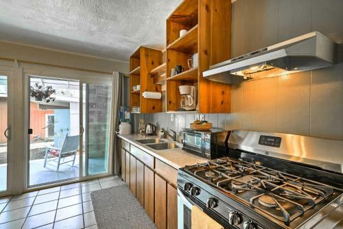 Keaau Apartment On Beautiful Acre With Pool And Deck!