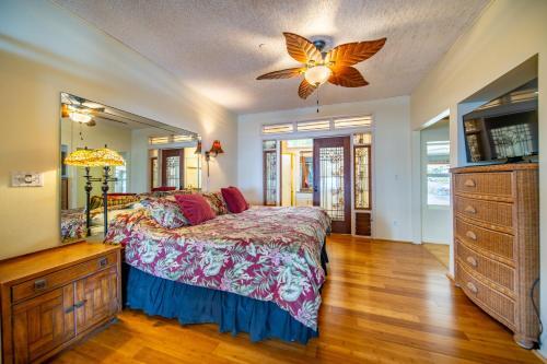 Oceanfront Lahaina Front Street Private Home