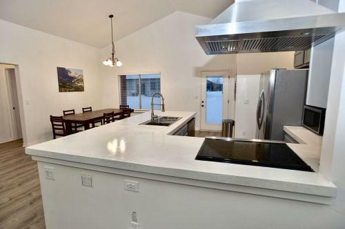 Banjo Adventure Home By Casago Mccall - Donerightmanagement