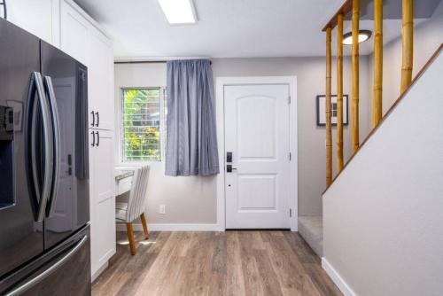 Refreshing Renovation Walk To The Beach