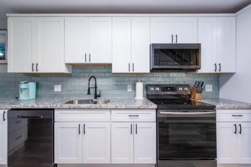 Refreshing Renovation Walk To The Beach