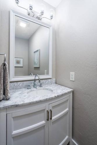 Refreshing Renovation Walk To The Beach