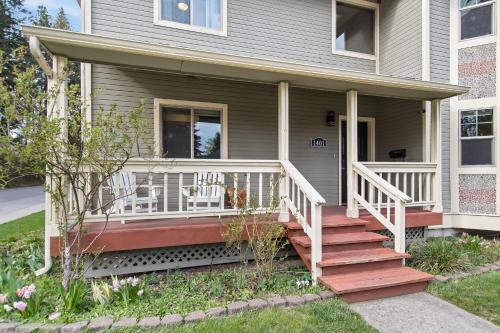 Ash Avenue Abode