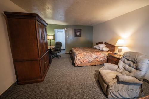 Hotel Clover Creek Inn