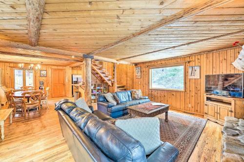 Rustic Ketchum Cabin About 1 Mi To Ski Resorts!