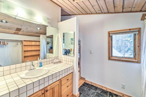 Rustic Ketchum Cabin About 1 Mi To Ski Resorts!
