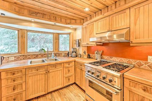 Rustic Ketchum Cabin About 1 Mi To Ski Resorts!