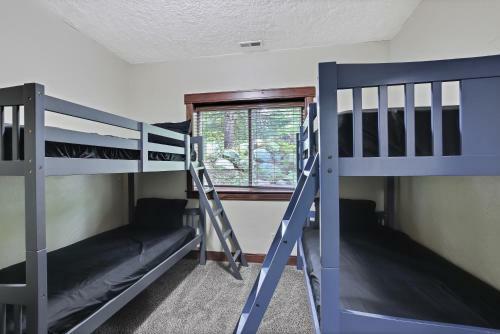 Magic Mccall Cabin And Studio For Larger Groups