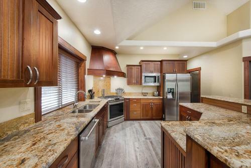 Magic Mccall Cabin And Studio For Larger Groups