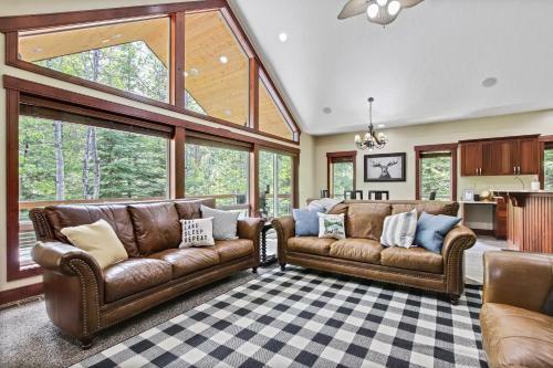 Magic Mccall Cabin And Studio For Larger Groups