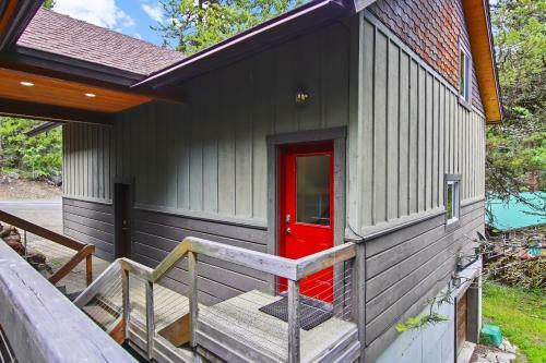 Magic Mccall Cabin And Studio For Larger Groups