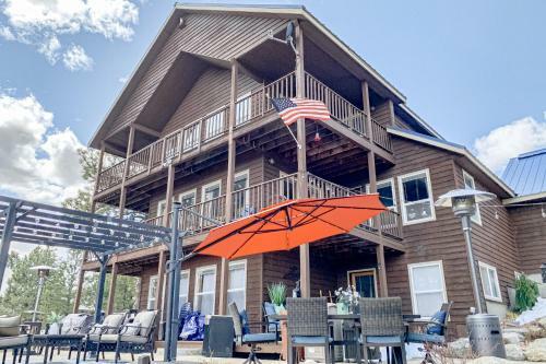 River And Mountain View Retreat