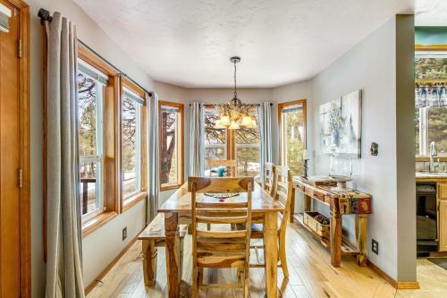 River And Mountain View Retreat