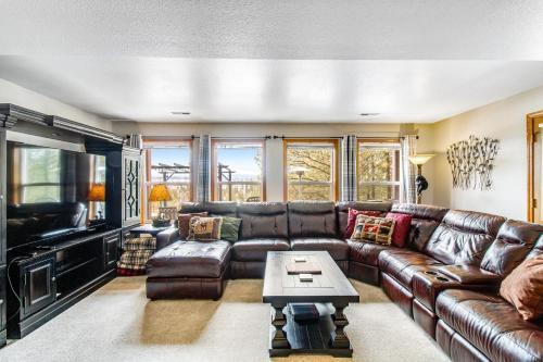 River And Mountain View Retreat