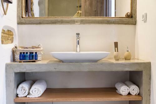 Seaside Villa Glyfa Paros