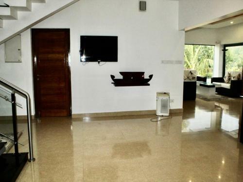 Villa Saffronstays The Periaheights