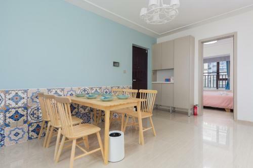 Locals Apartment House 05