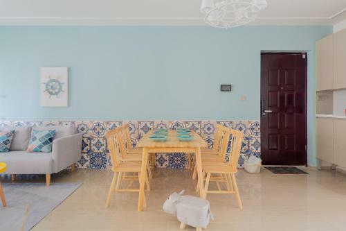 Locals Apartment House 05