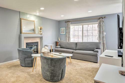 Immaculate Family Townhome - Walk To Beach!