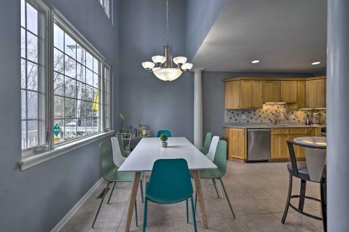Immaculate Family Townhome - Walk To Beach!