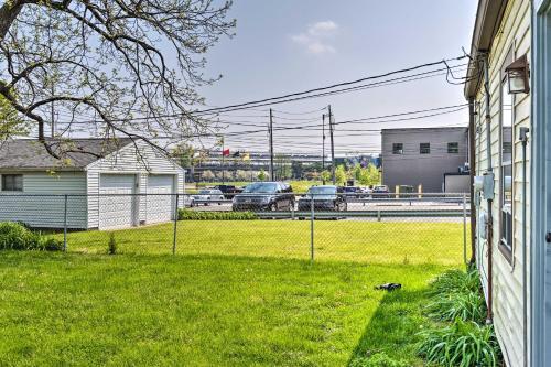 Indianapolis House With Yard Walk To Speedway!