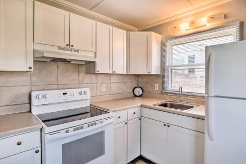 Indianapolis House With Yard Walk To Speedway!
