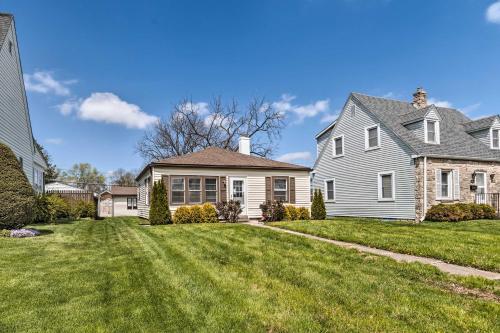 Indianapolis House With Yard Walk To Speedway!
