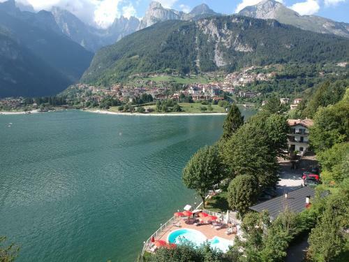 Lago Park Hotel